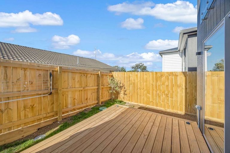 Photo of property in 7c Maroubra Place, Botany Downs, Auckland, 2010
