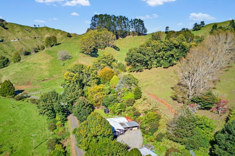 Photo of property in 822 Motukawa Road, Tarata, Inglewood, 4387