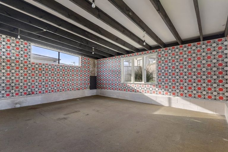 Photo of property in 13 Sheehan Road, Te Atatu South, Auckland, 0610