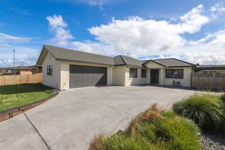 Photo of property in 38 Farnborough Drive, Nawton, Hamilton, 3200