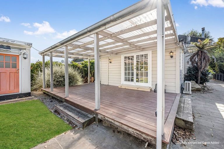 Photo of property in 702 Avenue Road West, Saint Leonards, Hastings, 4120