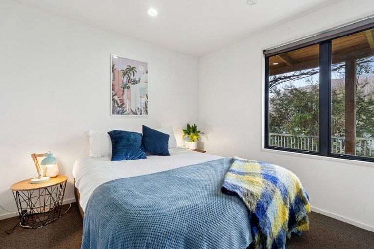 Photo of property in 33 Arawata Terrace, Fernhill, Queenstown, 9300