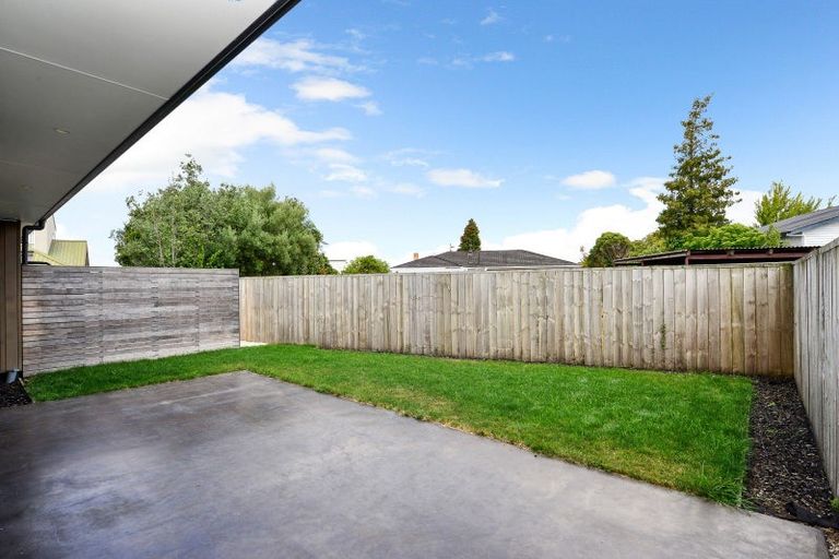 Photo of property in 103u2 Cambridge Road, Hillcrest, Hamilton, 3216