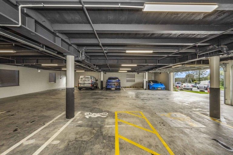 Photo of property in 3145 Great North Road, New Lynn, Auckland, 0600