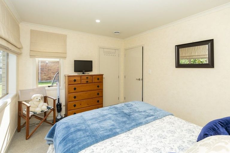 Photo of property in 69 Sovereign Isle Lane, Rototuna, Hamilton, 3210