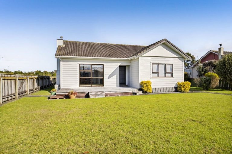 Photo of property in 158 Tasman Street, Opunake, 4616