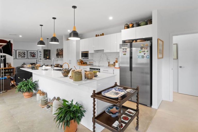 Photo of property in 6 Kingi Te Ahoaho Place, Otaki, 5512