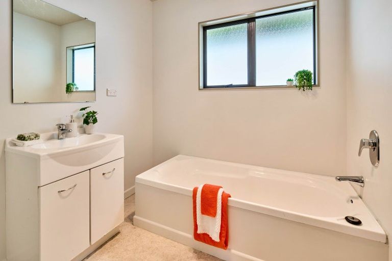 Photo of property in 45b Waverton Terrace, Churton Park, Wellington, 6037