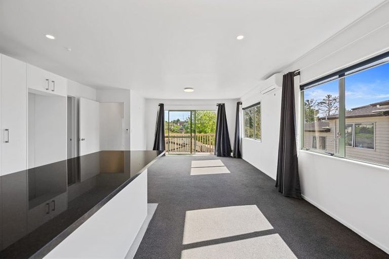 Photo of property in 121b Sunnyside Road, Sunnyvale, Auckland, 0612