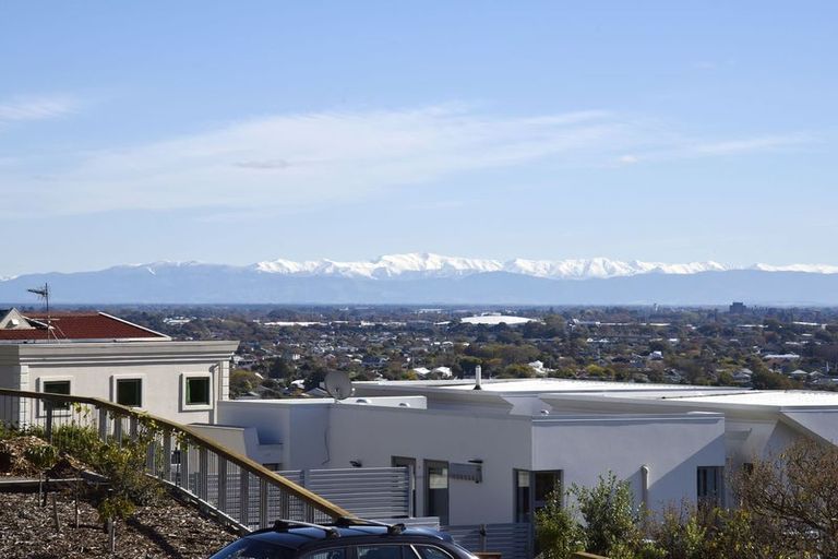 Photo of property in 12 Overdale Drive, Cashmere, Christchurch, 8022