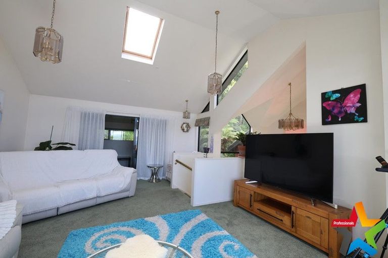 Photo of property in 31 Ewing Grove, Acacia Bay, Taupo, 3330