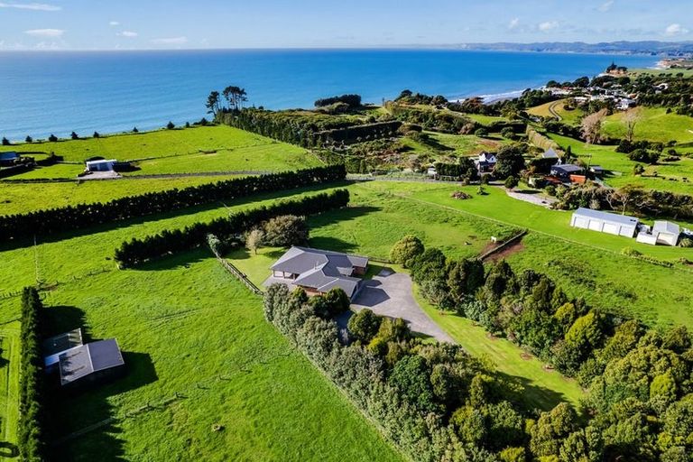 Photo of property in 939 Main North Road, Onaero, Waitara, 4383