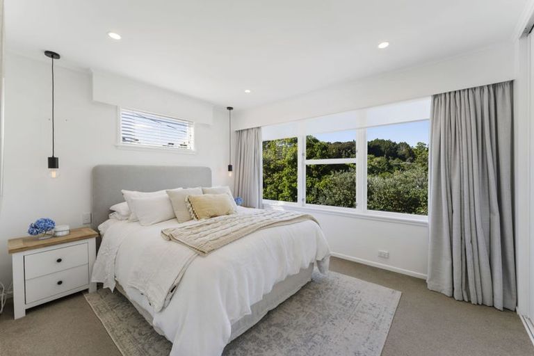 Photo of property in 21 Lowtherhurst Road, Massey, Auckland, 0614