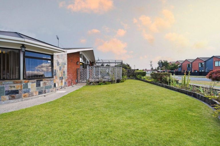 Photo of property in 2 Guy Place, Melville, Hamilton, 3206