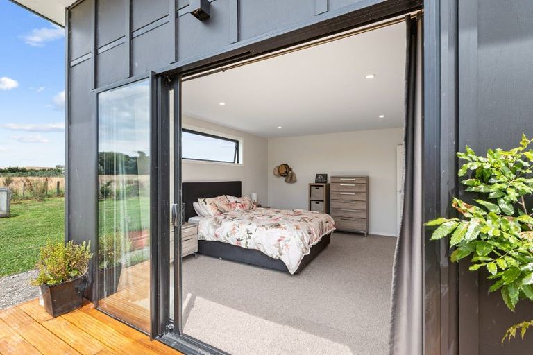 Photo of property in 34 Pourerere Road, Waipawa, 4271