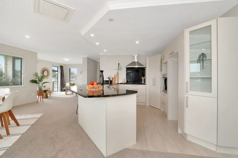 Photo of property in 9 Hiria Crescent, Papamoa Beach, Papamoa, 3118