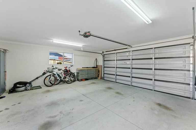 Photo of property in 1 Honeyfield Drive, Whalers Gate, New Plymouth, 4310