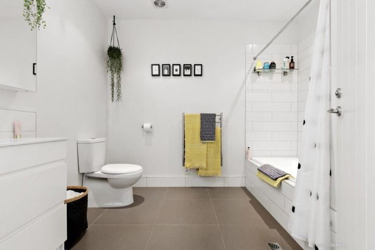 Photo of property in 59u6 Mortimer Terrace, Brooklyn, Wellington, 6021