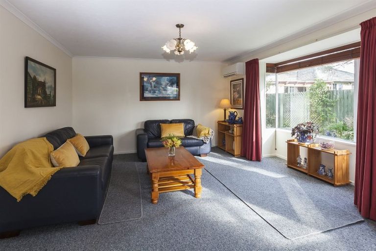 Photo of property in 2/11 Leith Place, Spreydon, Christchurch, 8024