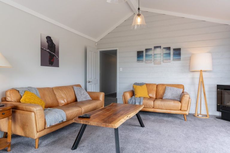 Photo of property in 18 Greyfriars Crescent, Tawa, Wellington, 5028