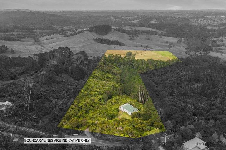 Photo of property in 227 Forest Hill Road, Waiatarua, Auckland, 0612