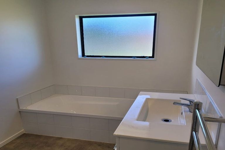 Photo of property in 27 Septimus Place, Henderson, Auckland, 0612