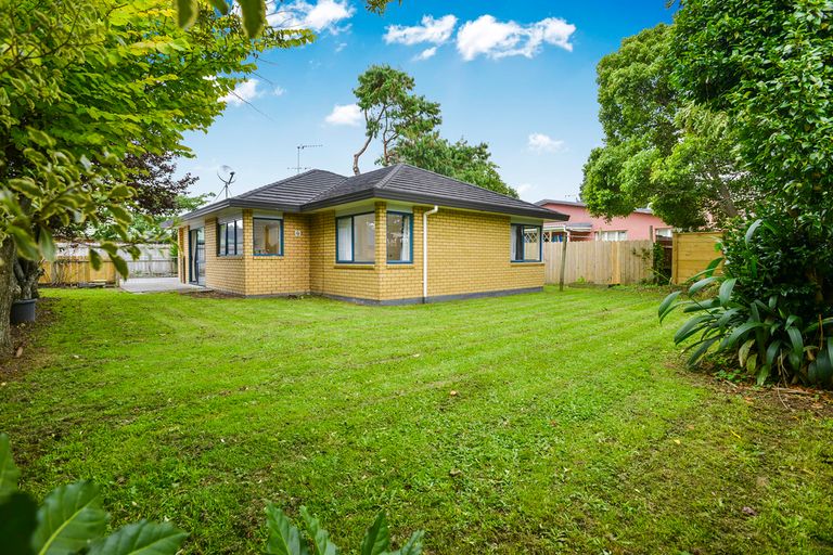 Photo of property in 41 Manuroa Road, Takanini, 2112