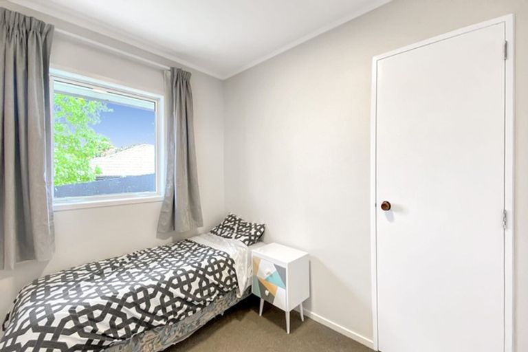 Photo of property in 2/62 Clayburn Road, Glen Eden, Auckland, 0602