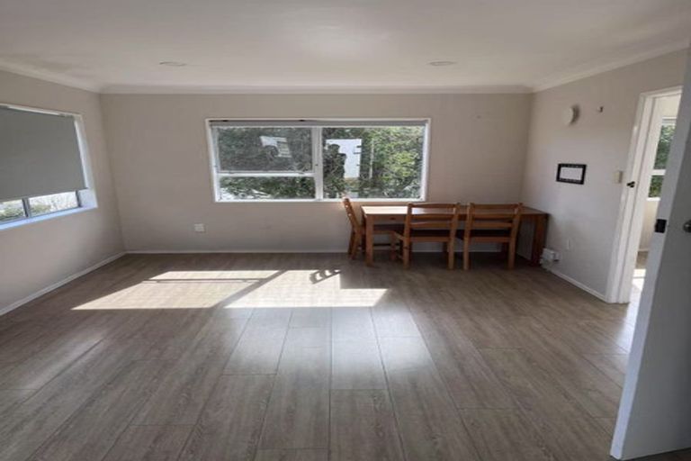 Photo of property in 15 Lyford Crescent, Sunnynook, Auckland, 0620