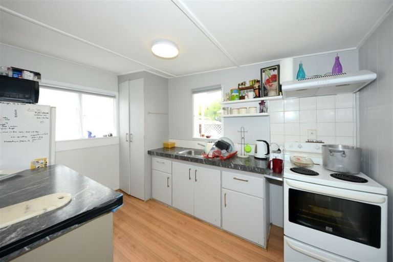 Photo of property in 32 Mackworth Street, Woolston, Christchurch, 8062