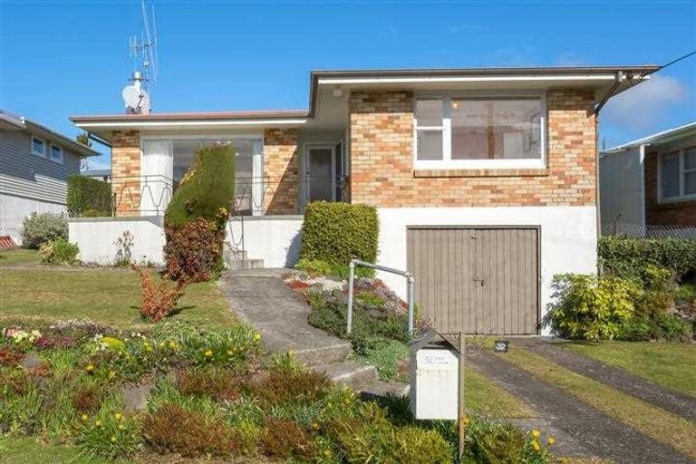 Photo of property in 32 Alverstoke Road, Parkvale, Tauranga, 3112