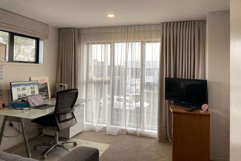 Photo of property in 3/128 Onewa Road, Northcote, Auckland, 0627