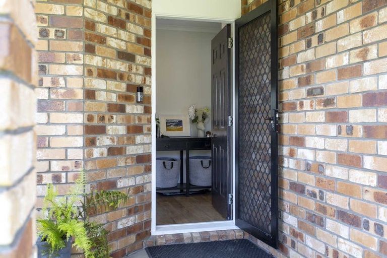 Photo of property in 59 Cabeleigh Drive, Helensville, 0800
