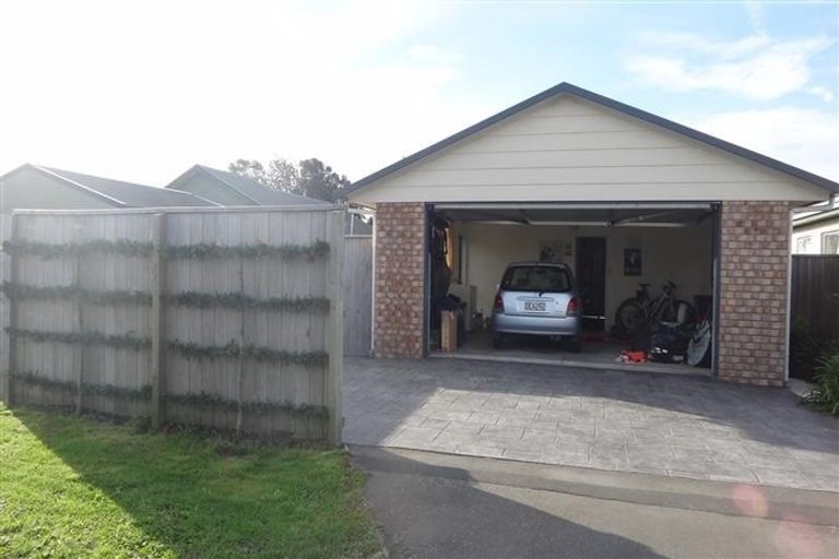 Photo of property in 5b Sylvia Street, Parklands, Christchurch, 8083