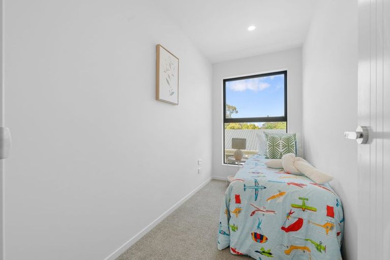 Photo of property in 101d Gossamer Drive, Pakuranga Heights, Auckland, 2010