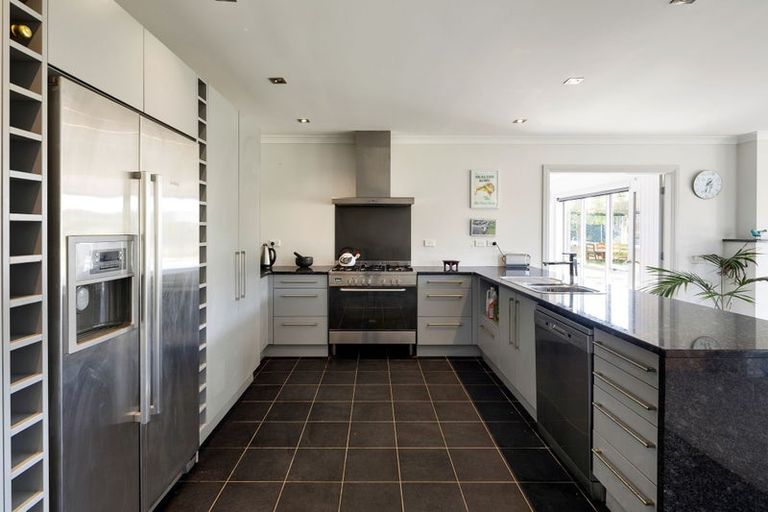 Photo of property in 10 Parker Road, Huntly, 3771