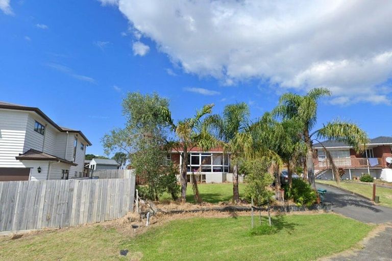 Photo of property in 6 Scanlen Terrace, Kelston, Auckland, 0602