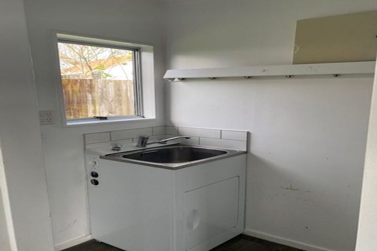 Photo of property in 1/86 Birkdale Road, Birkdale, Auckland, 0626