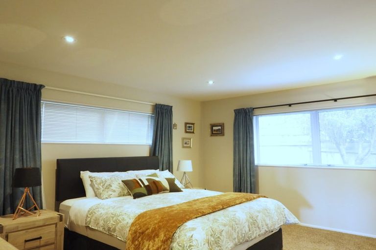 Photo of property in 8 Amner Place, Bluff Hill, Napier, 4110