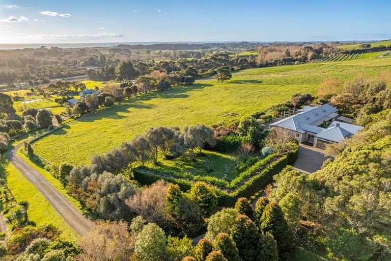 Photo of property in 55 Octavius Road, Peka Peka, Waikanae, 5391