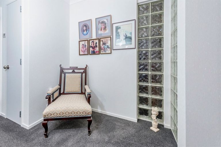 Photo of property in 16 Hendrika Court, Hobsonville, Auckland, 0618