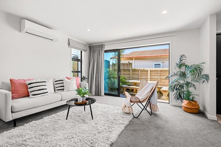 Photo of property in 90a Cambridge Terrace, Waterloo, Lower Hutt, 5011