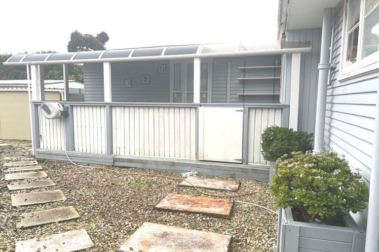 Photo of property in 12 Kereru Street, Henderson, Auckland, 0612