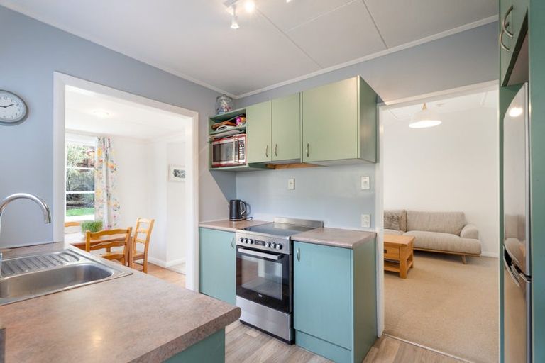 Photo of property in 35 Elmslie Road, Pinehaven, Upper Hutt, 5019