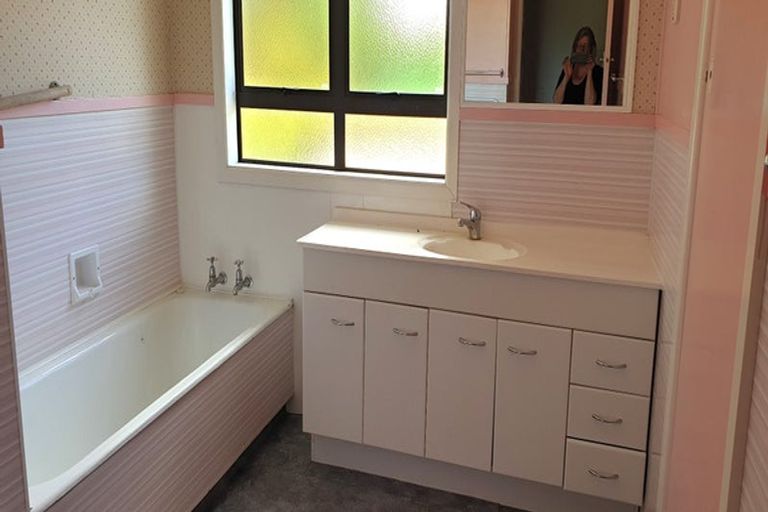 Photo of property in 9 Lind Street, Kimbolton, Feilding, 4777