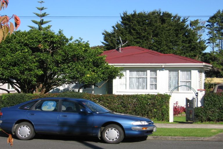Photo of property in 28 Cambridge Terrace, Papatoetoe, Auckland, 2025