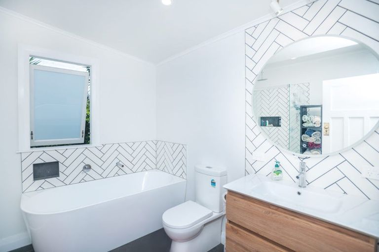 Photo of property in 22 Haronga Road, Inner Kaiti, Gisborne, 4010