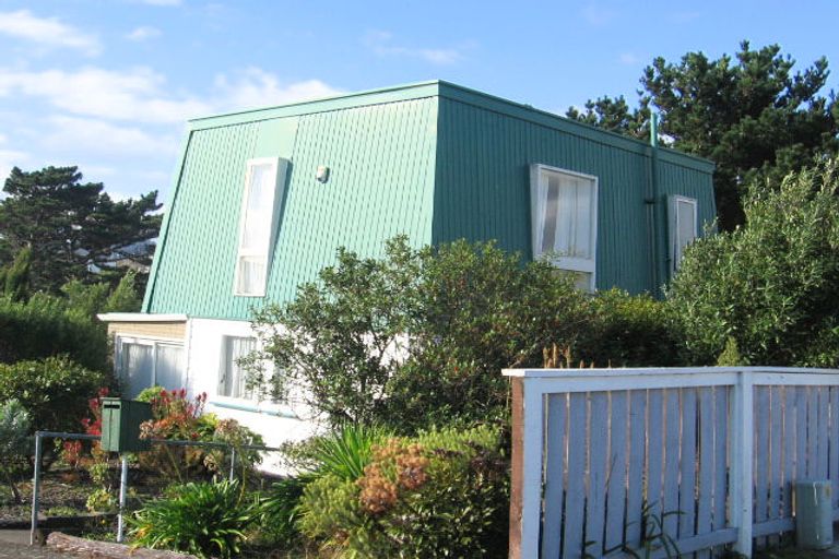 Photo of property in 12a Glen Alton Avenue, Paparangi, Wellington, 6037
