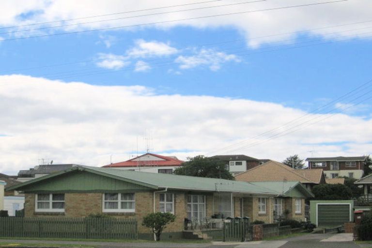 Photo of property in 2/385 Maunganui Road, Mount Maunganui, 3116