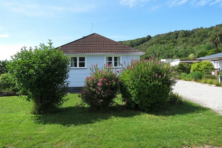 Photo of property in 8 Dunn Street, Reefton, 7830